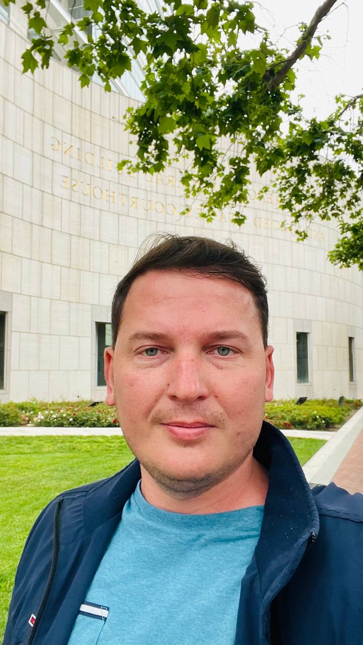 The reunion of father and son after abduction and extortion of money for the opportunity to communicate with his own child. Our experience in the Federal Court of Los Angeles, USA. — 6